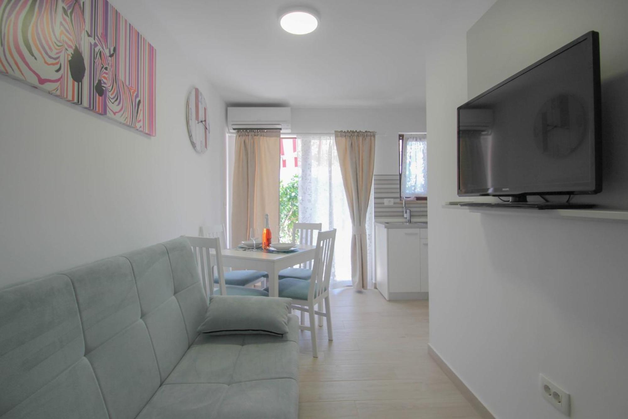 Doris One Apartment Новиград Екстериор снимка
