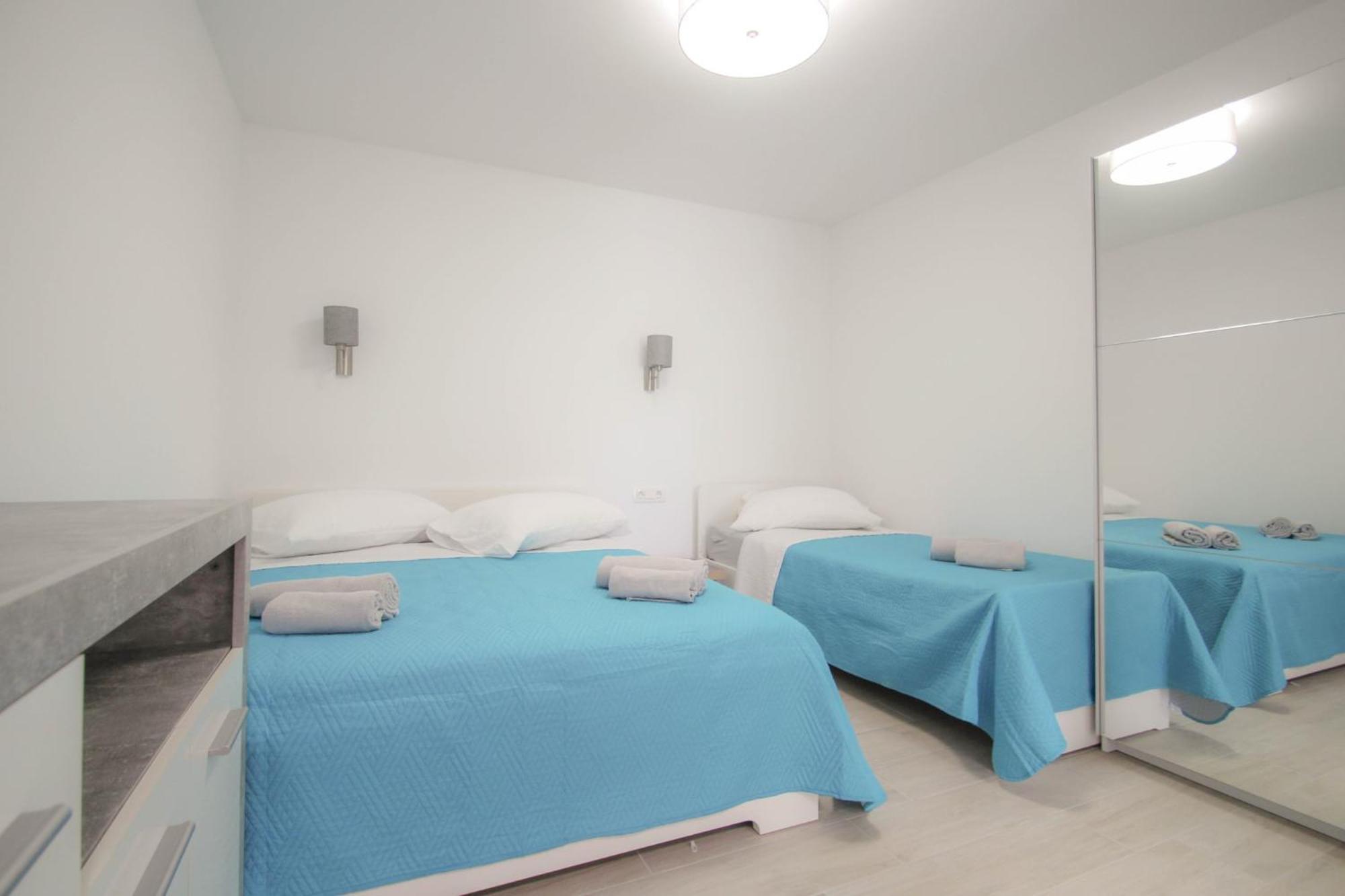 Doris One Apartment Новиград Екстериор снимка