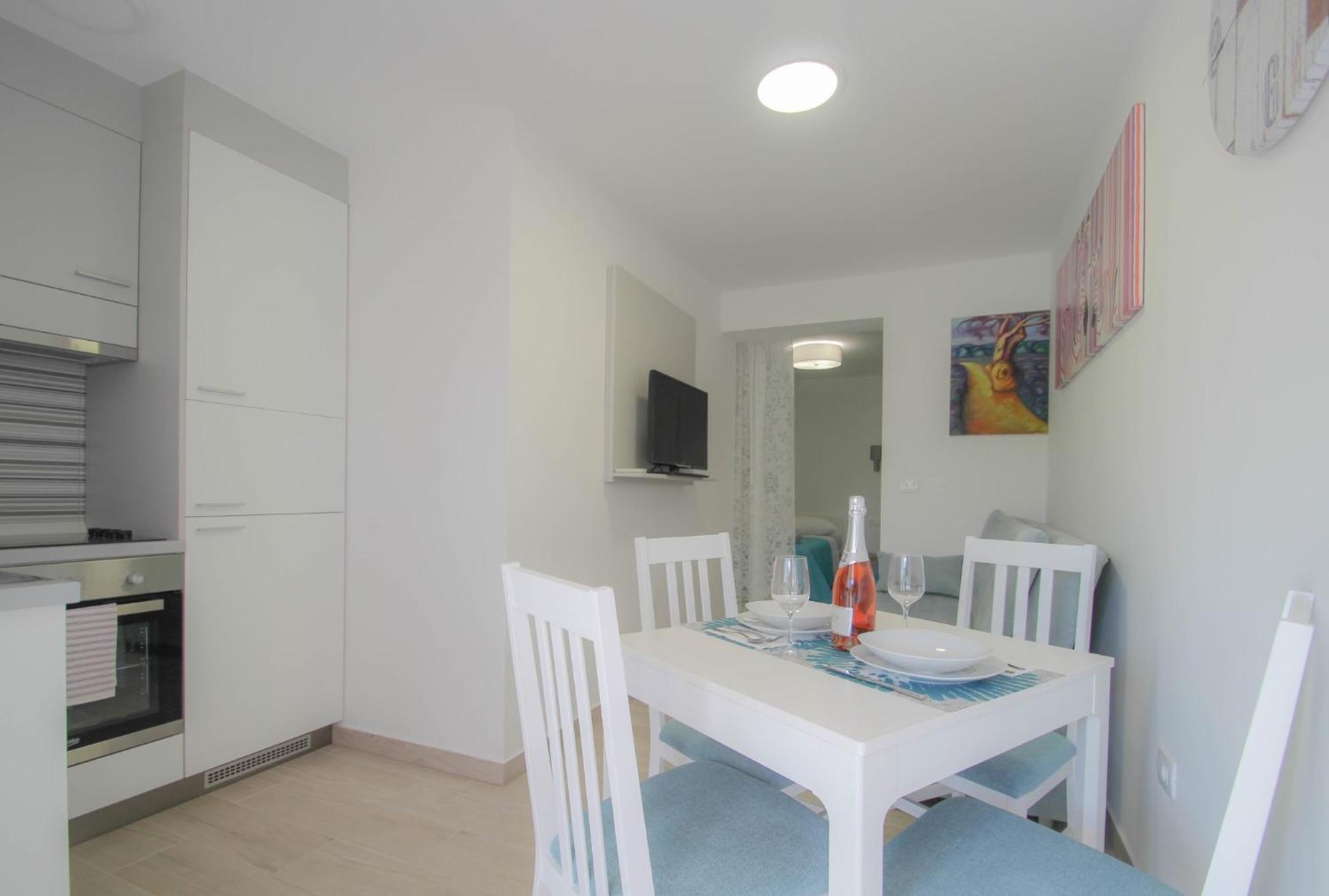 Doris One Apartment Новиград Екстериор снимка