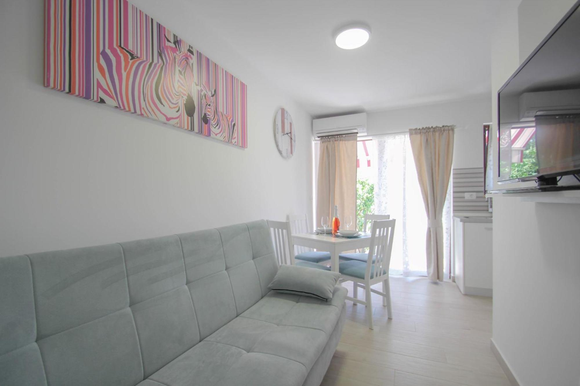 Doris One Apartment Новиград Екстериор снимка