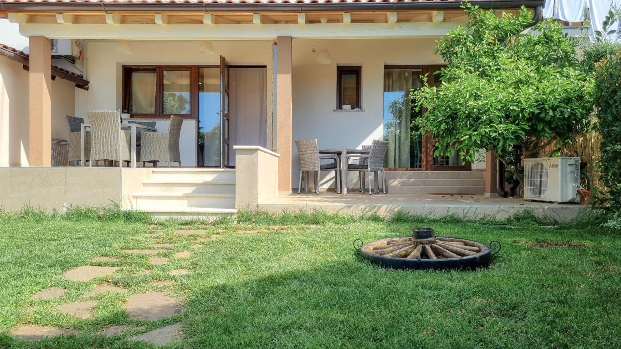 Doris One Apartment Новиград Екстериор снимка